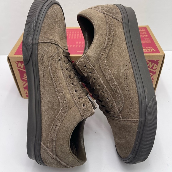 Vans WMNS Taupe Suede Sneakers Old Skool
Suede Mix Teak
VNOA2Z422PR - Picture 13 of 16